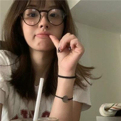 麻辣老师1这个女生有点冷